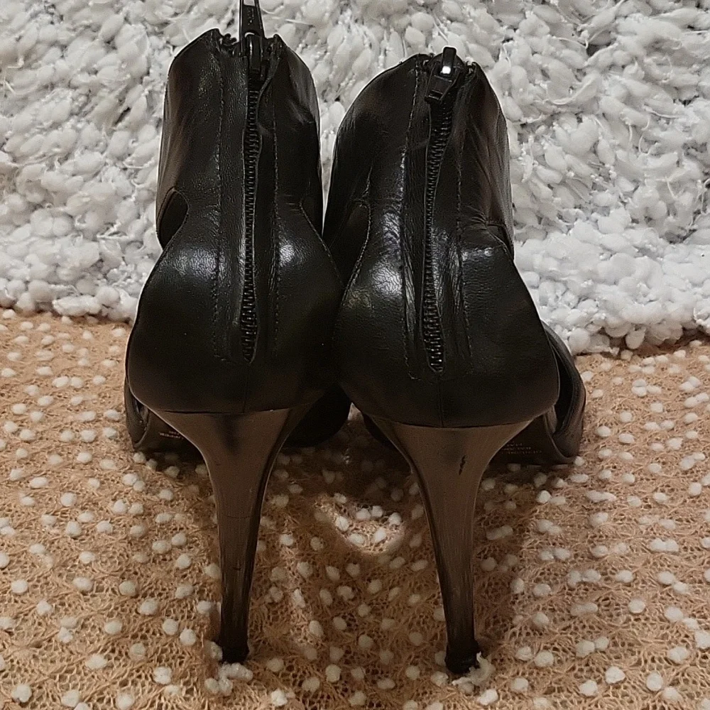 Colin Stuart heels - Picture 9 of 16